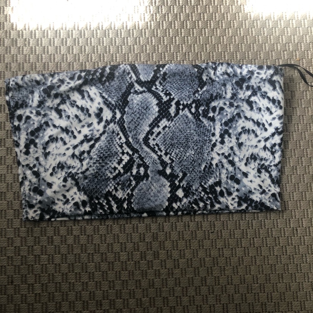 Blue snake print tube crop top